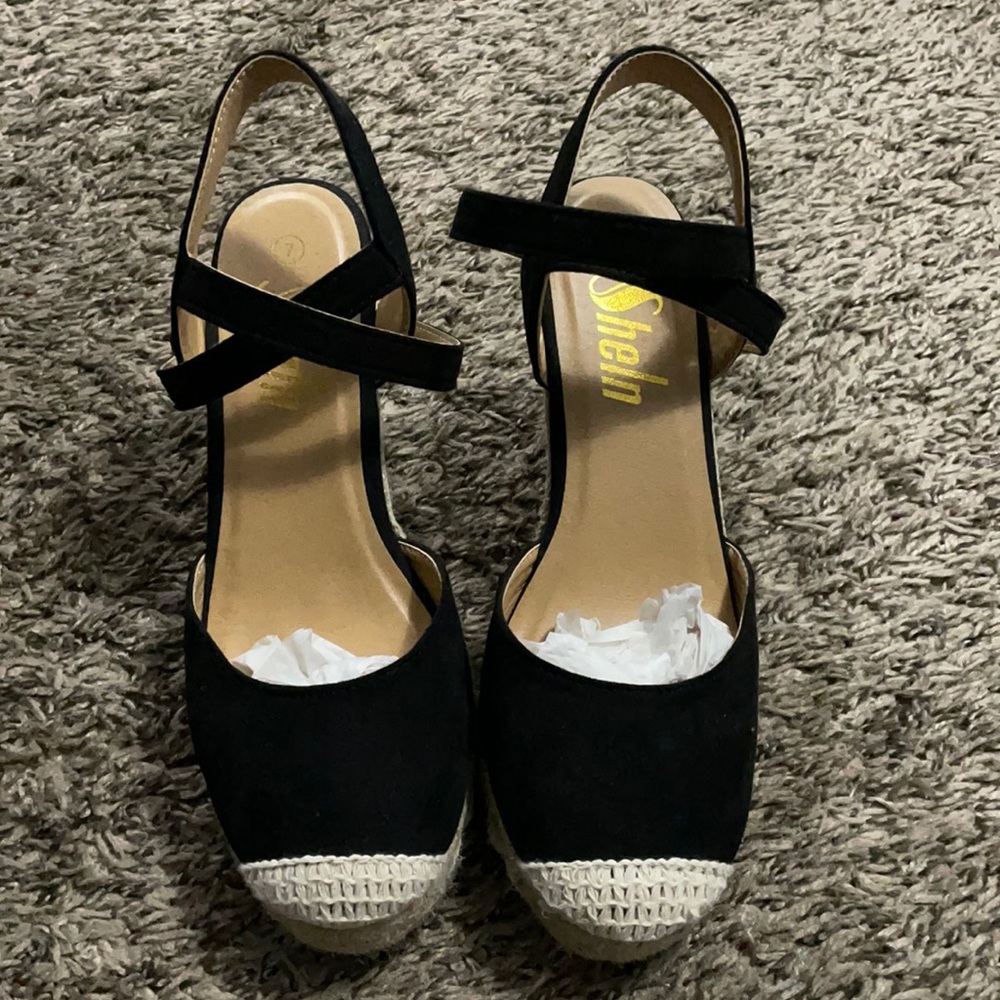 COPY - Black wedges w/ wrap around strap.